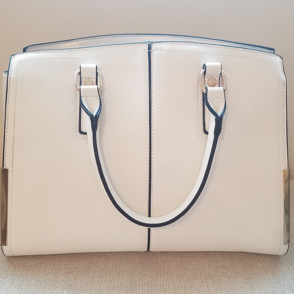 Mix No. 6 White Gold Purse New Condition Beautiful